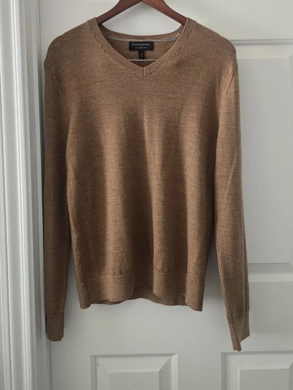 Banana Republic 100% Merino Wool V-Neck Sweater Brown Men's Size M Pullover